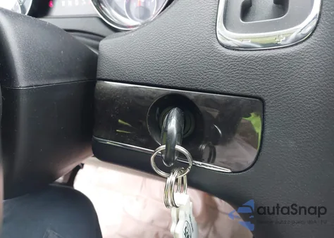 2013 Chrysler Town & Country Touring z USA, uszkodzony, nr VIN 2C4RC1BG7DR780279